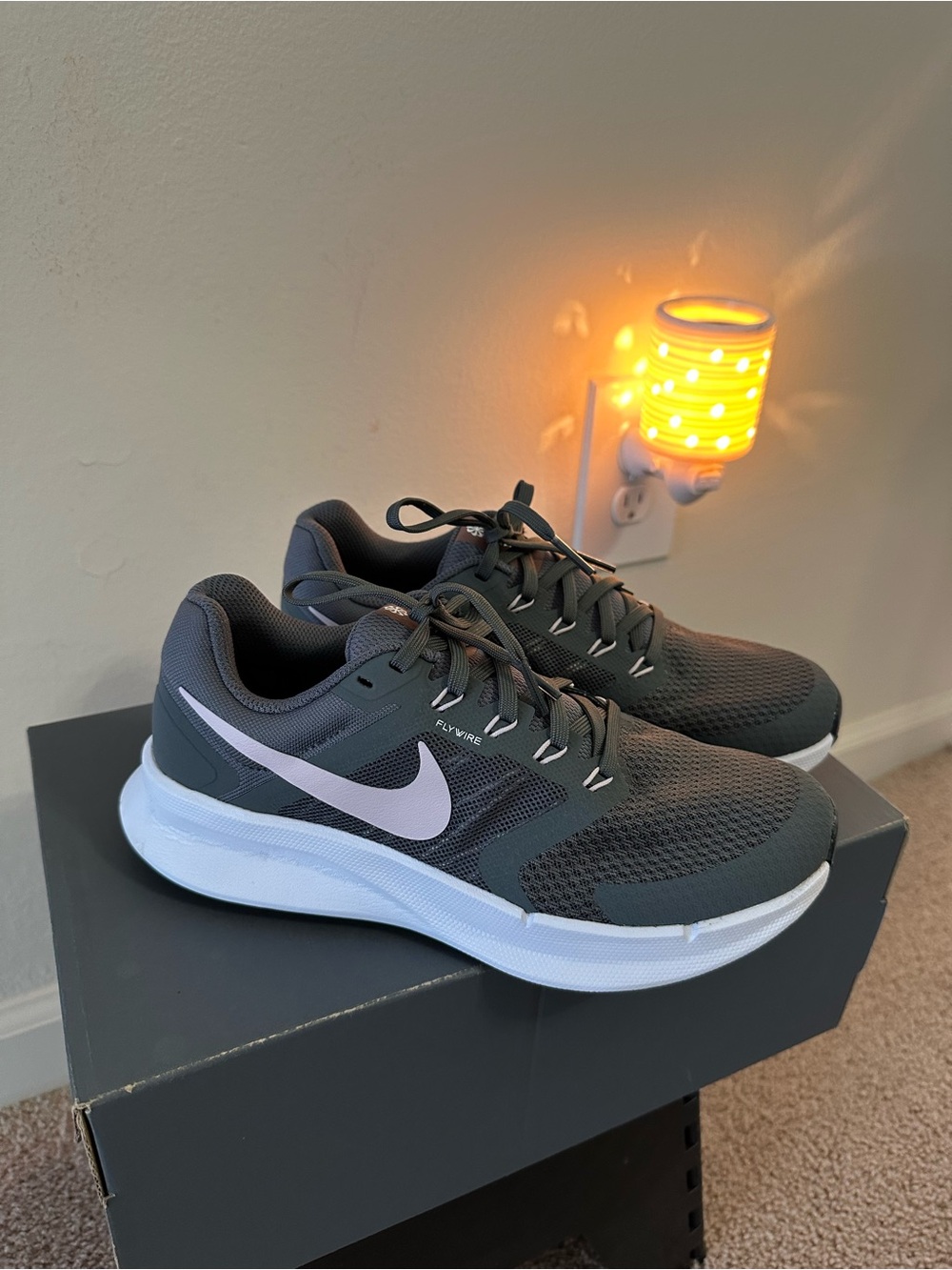 Nike Run Swift 3, Women’s Iron Grey/Platinum Violet/Smoke Mauve. Size 7